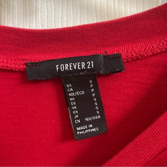 Graphic Long Sleeve Crop Top - Picture 3 of 3